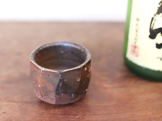備前焼 ぐい呑み gi-063 | iichi 日々の暮らしを心地よくする