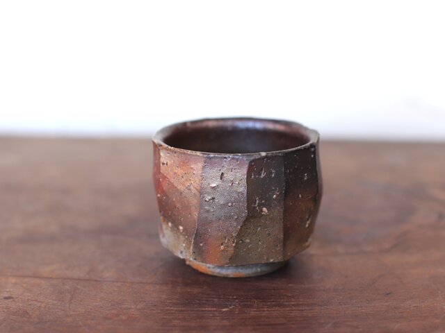 備前焼 ぐい呑み gi-064 | iichi 日々の暮らしを心地よくする