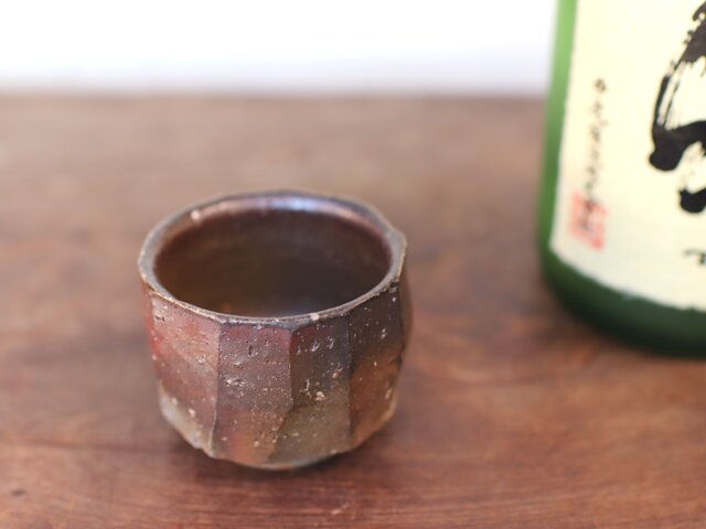 備前焼 ぐい呑み gi-064 | iichi 日々の暮らしを心地よくする