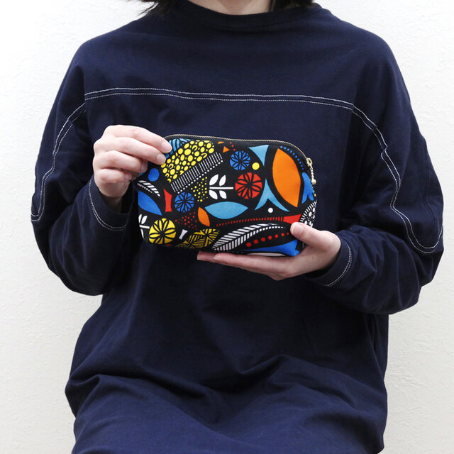 アフリカ布のラウンドポーチ（ボタニカル）化粧ポーチ ギフト プレゼント 贈り物