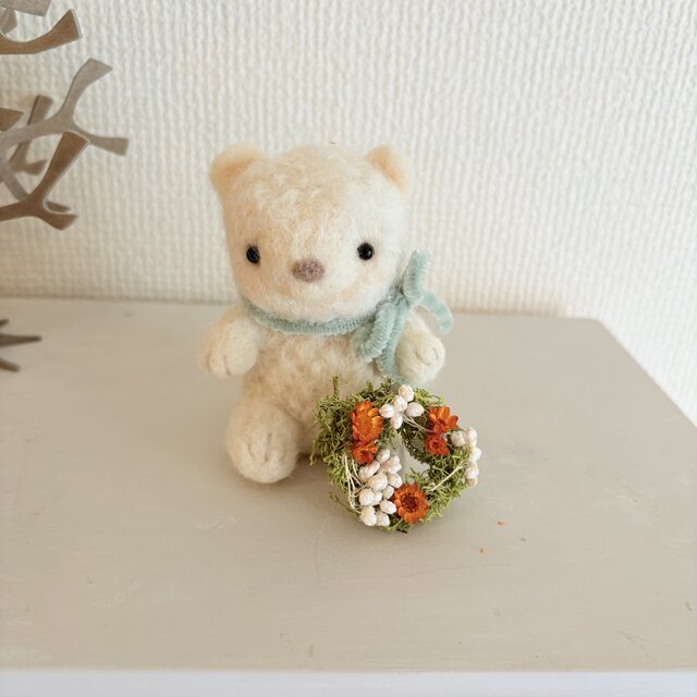 ちいさなテディベアと花かんむり | iichi 日々の暮らしを心地よくする