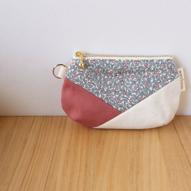 セール✨【送料無料】帆布ファスナーポーチ(12cm)　在庫限り　リバティ　リーフ柄　小さめ　ギフト　No.409