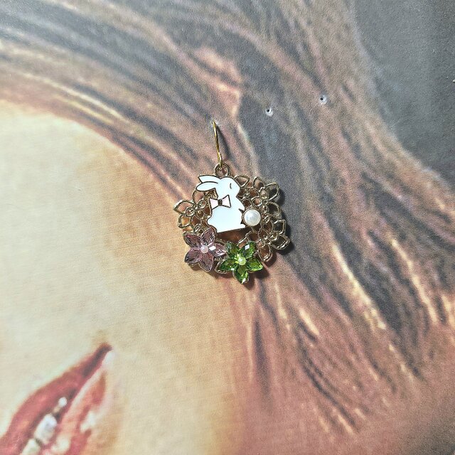 うさぎ パール フラワーリース❀ピアス Spring～春～ No.1432 | iichi