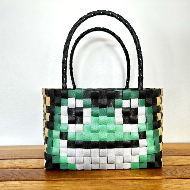 蛙　カエル★プラカゴ★温泉・プール・海・お砂場　温泉バッグ　エコバッグ　PPバンド　カゴバッグ　お散歩バッグ