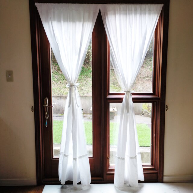 ホワイトコットン♪レース付きラッフル両開きカーテンリボンクリップ