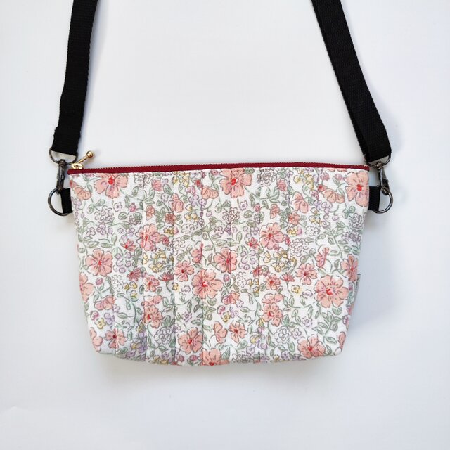 フランス製キルティング生地・容量たっぷりサコッシュ（rouge：赤）