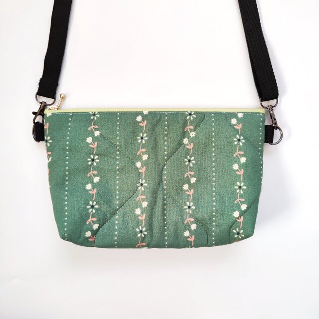フランス製キルティング生地・容量たっぷりサコッシュ（vert：緑）