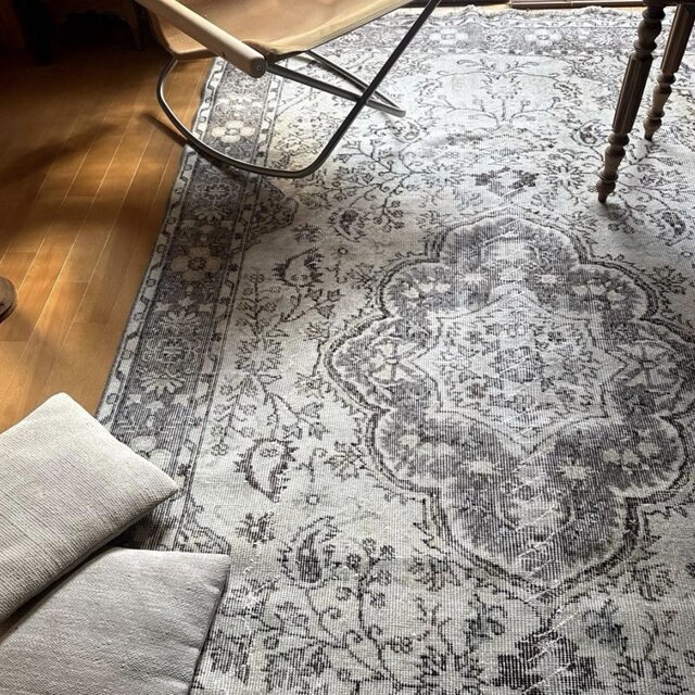 超大判161×285 メダリオン グレイ×クリーム トルコヴィンテージラグ
