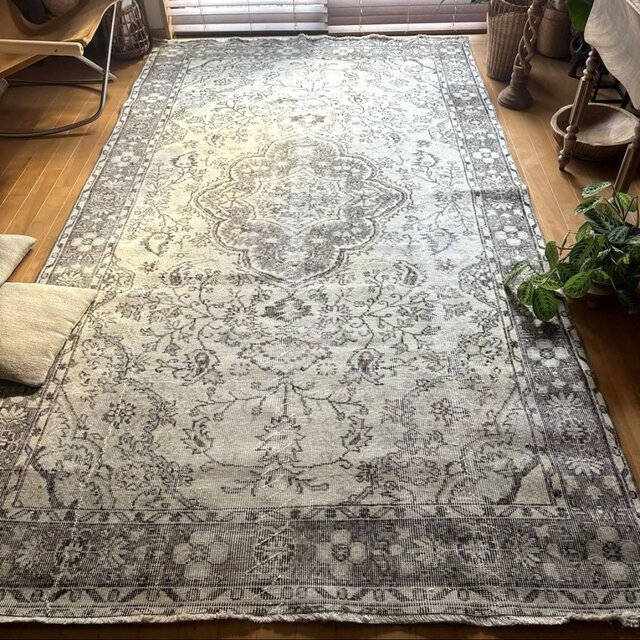 超大判161×285 メダリオン グレイ×クリーム トルコヴィンテージラグ