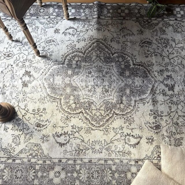 超大判161×285 メダリオン グレイ×クリーム トルコヴィンテージラグ