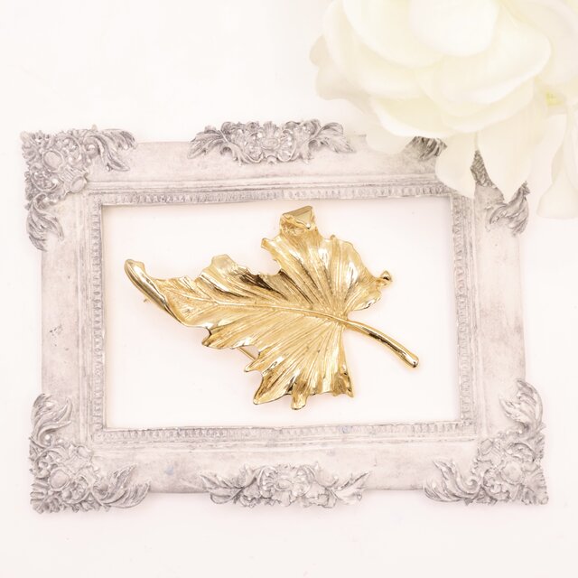 【フランス買付】ゴールドトーン リーフ ブローチ＊Timeless Botanical1980s