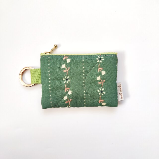 フランス製キルティング生地・カラビナ付きポーチ（vert：緑）