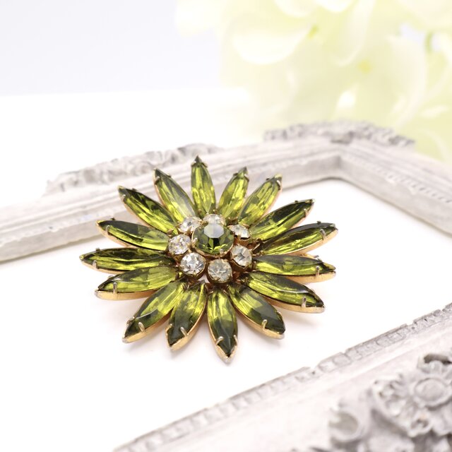 【フランス買付】オリーブグリーン × フラワーブローチ＊Vintage Elegant Floral Shine1960s