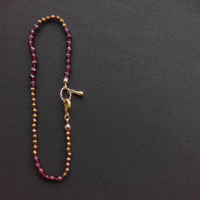 ブレスレット] garnet × hematite | iichi 日々の暮らしを心地よくする