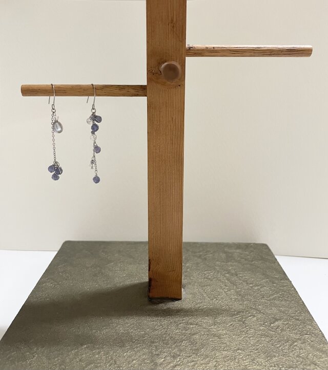 【タンザナイトのアシンメトリーピアス】優しい輝きの揺れるピアス　淡水パール　金属ｱﾚﾙｷﾞｰ対応316　n001