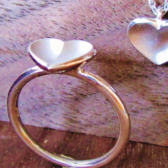 心をのせる為のリング【スターリングシルバー製/ハートモチーフ】