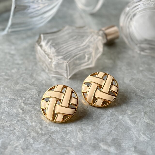 PN38-【 Napier 】ネイピア・ヴィンテージピアス 1980s Ivory Enamel Basket Weaving