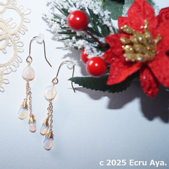 Noel*流星*三種類のプレシャスオパールのアシンメトリーピアス