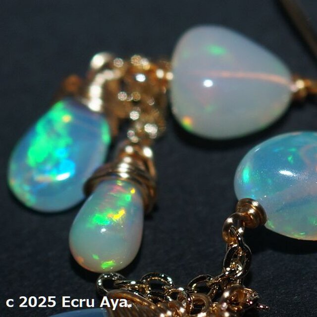 Noel*流星*三種類のプレシャスオパールのアシンメトリーピアス | iichi Noel*流星*三種類のプレシャスオパールのアシンメトリーピアス | iichi