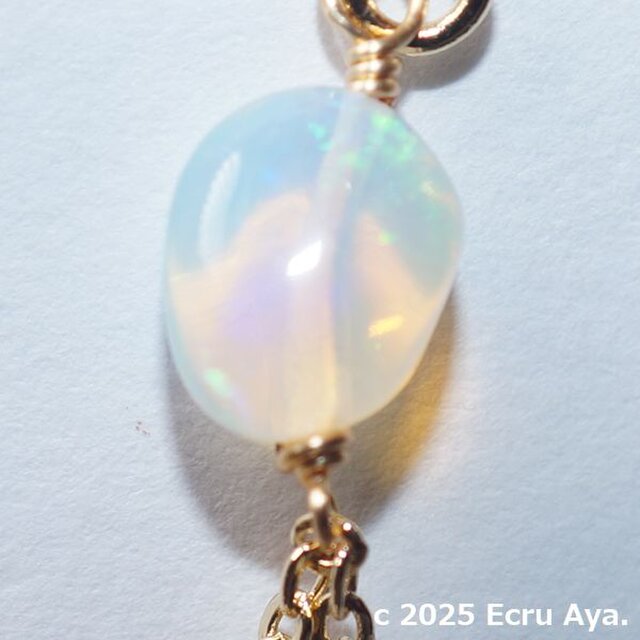 Noel*流星*三種類のプレシャスオパールのアシンメトリーピアス | iichi