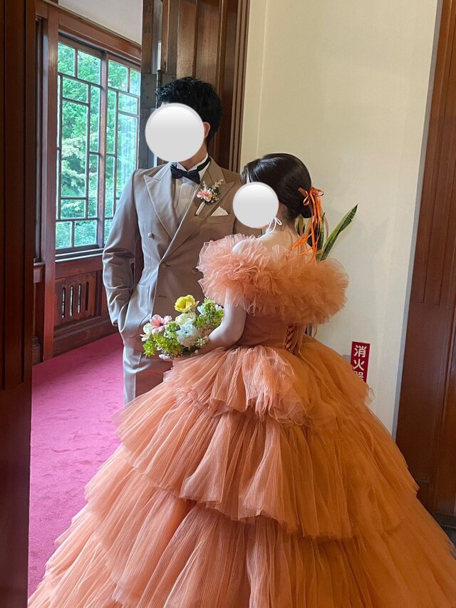 実例写真！カラードレス テラコッタ色 オフショルダー ボリュームドレス 編み上げ 大人っぽい 前撮り