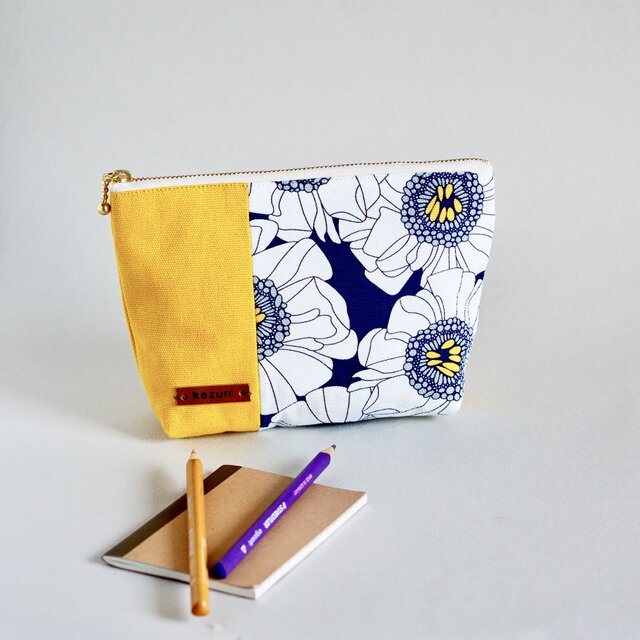 デザイナーズ生地！デイジーのマチ付きポーチ18cm