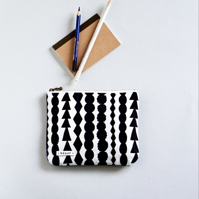 kippisサルミアッキ柄のスクエアポーチ16cm