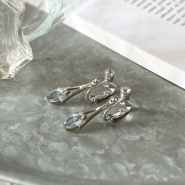 YA202-【 AVON 】エイボン・ヴィンテージイヤリング 1976 Blue Marquis Rhineston