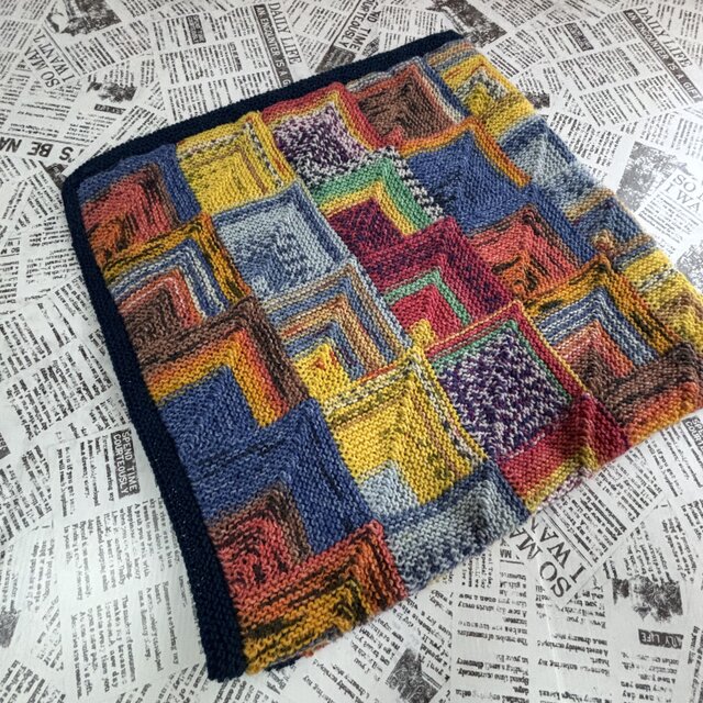 ドミノ編みのブランケット おくるみ 膝掛け 手編み OPALの | iichi