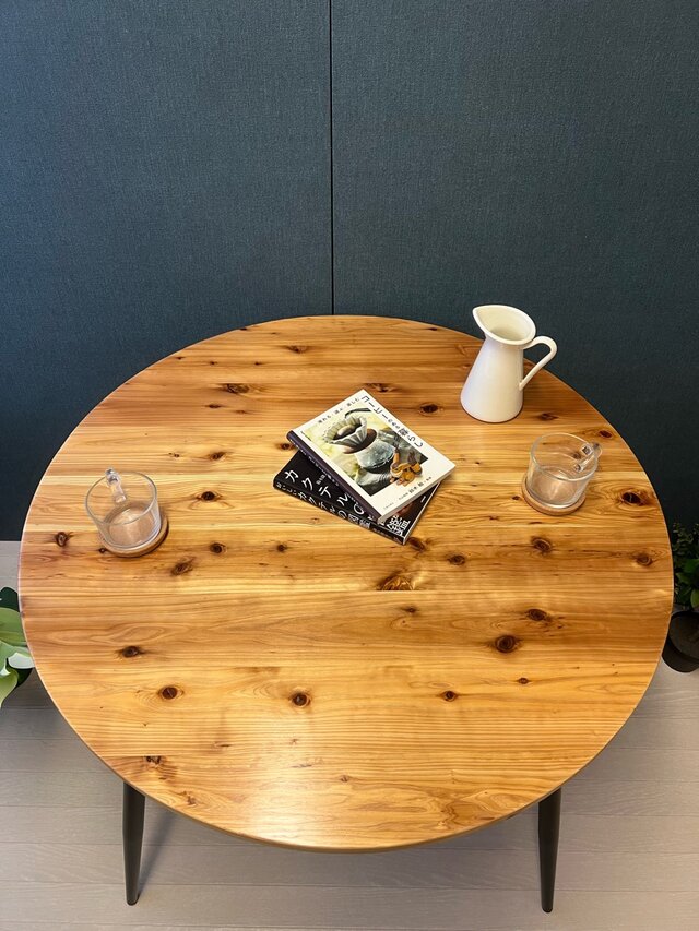 【送料無料】 テーブル 丸形 90cm 杉 Nt アイアン製ボルト連結脚 送料無料】 テーブル 丸形 90cm 杉 Nt アイアン製ボルト連結脚 | iichi