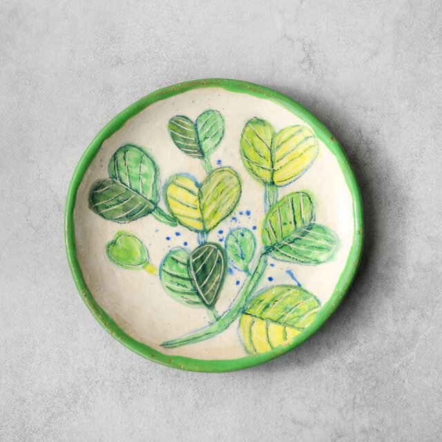 グリーンリーフ（春）の手描き絵皿