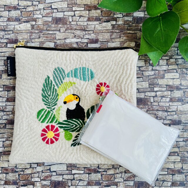カンタ刺繍風オニオオハシ風南国風フラットポーチ／ぺたんこポーチ