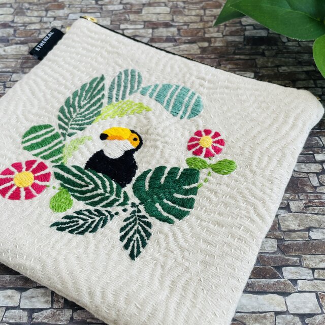 カンタ刺繍風オニオオハシ風南国風フラットポーチ／ぺたんこポーチ
