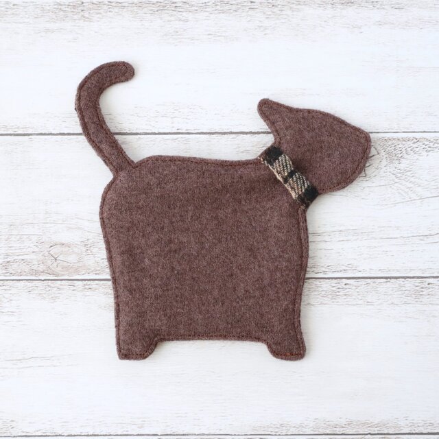 【送料無料】猫型コースター　1点限り　起毛　猫シルエット　布製コースター　ブラウン　猫グッズ　プチギフト　No.202