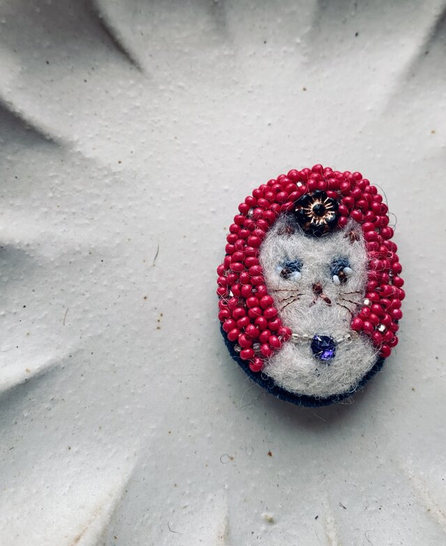 宝石とピンクの好きな隣のネッコ