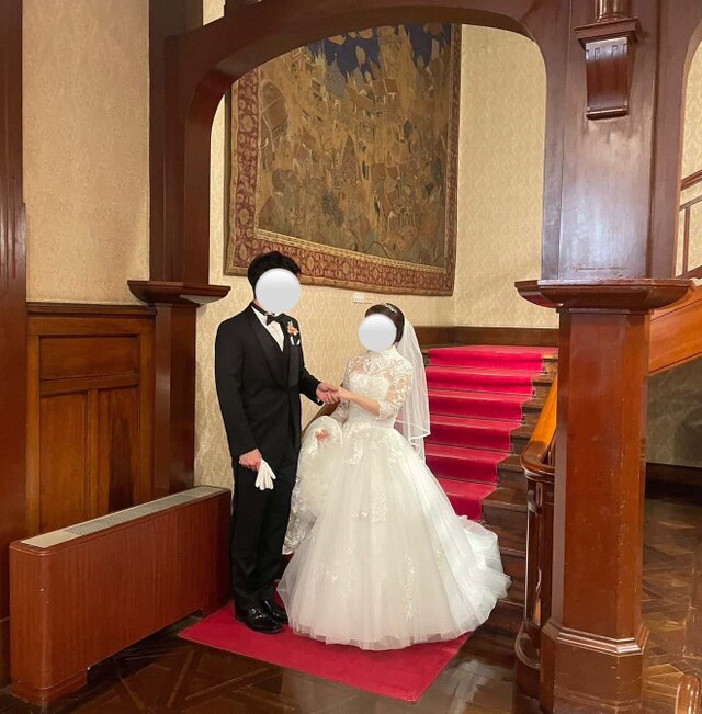 実例写真！ウエディングドレス ボレロ+ワンピース 繊細レース くるみボタン 長袖 ロング 揺らめく裾 前撮り