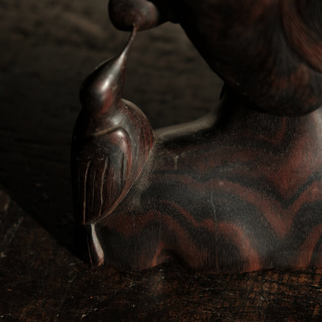 インドネシア・バリ島産◇木彫りの女神 鳥 オブジェ インテリア 工芸品