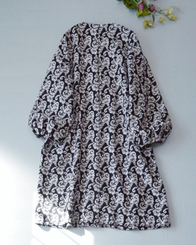 総裏ジャカード花柄シンプルなノーカラーポケット付大人可愛いコート