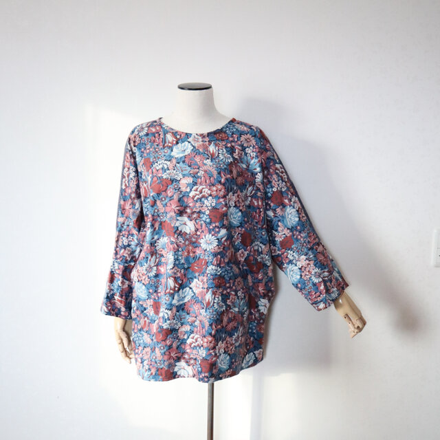 リバティエアリーコット　ラモーナのプルオーバー