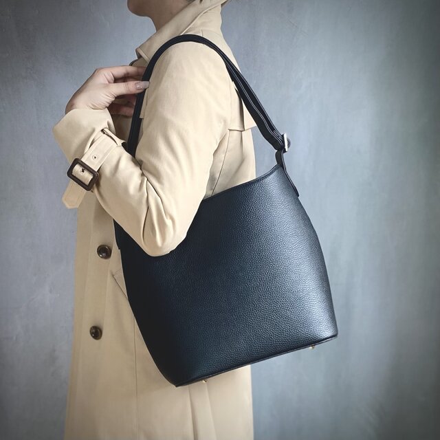 TYG様専用　シュリンクレザーの 2wayショルダー【ネイビー】 ◆仕事にも、休日にも！ひとつで叶う大人のショルダー◆