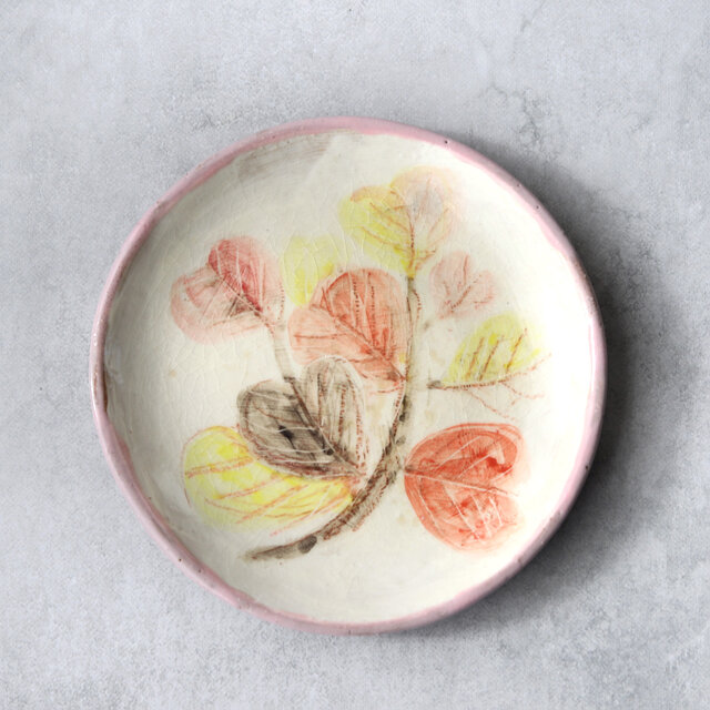 レッドリーフ（秋）の手描き絵皿