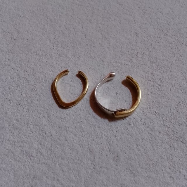 【一点限り】 2点セット○シルバー&真鍮コンビイヤーカフとシンプルな真鍮イヤーカフ
