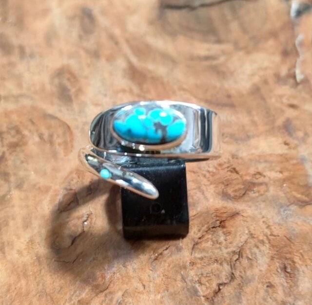 サイズ12号。イラン産の天然トルコ石をセットしたリング | iichi 日々