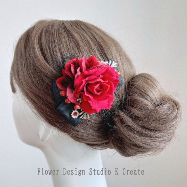 赤い薔薇と紫陽花のヘアクリップ　髪飾り 　お出掛け　パーティー　フォーマル　バレエ　発表会　結婚式　赤いバラ　髪飾り