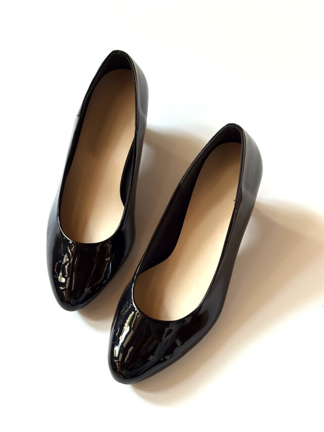 4Eワイド × 5cmヒール｜美艶エナメルパンプス　22.5–24.5cm