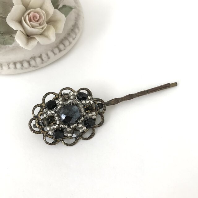 オーバル形 アンティーク調 ヘアピン レース モチーフ チェコガラス ビーズ ブラック 黒 モノトーン スワロフスキー