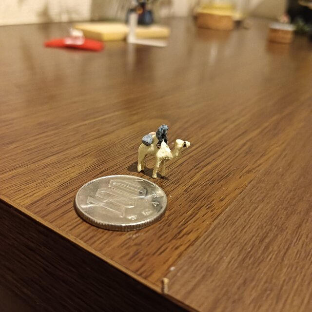 アナログ成形のラクダさんとアラブ人