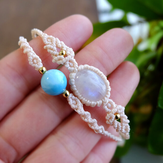 ムーンストーン（スリランカ産）・ラリマー（ドミニカ共和国産）約10mm