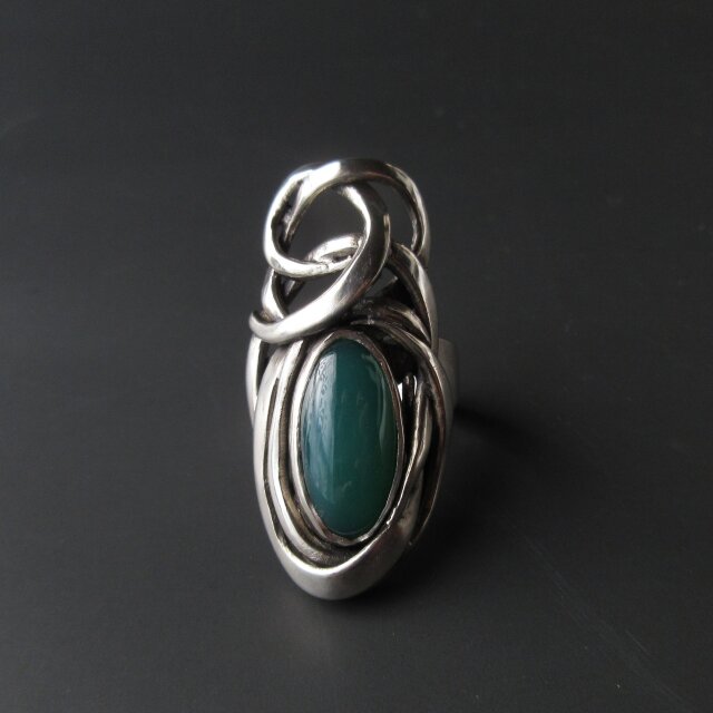 緑瑪瑙 燻し銀のリング | iichi 日々の暮らしを心地よくする