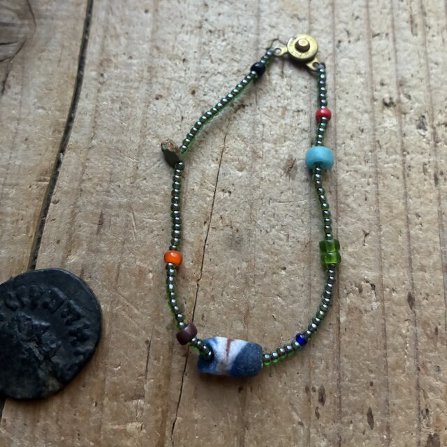 ＊古のブレス。@アフリカの再生玉＋フランスのデッドストックビーズ＋ベネチアなどの古いビーズ＋ターコイズチップ